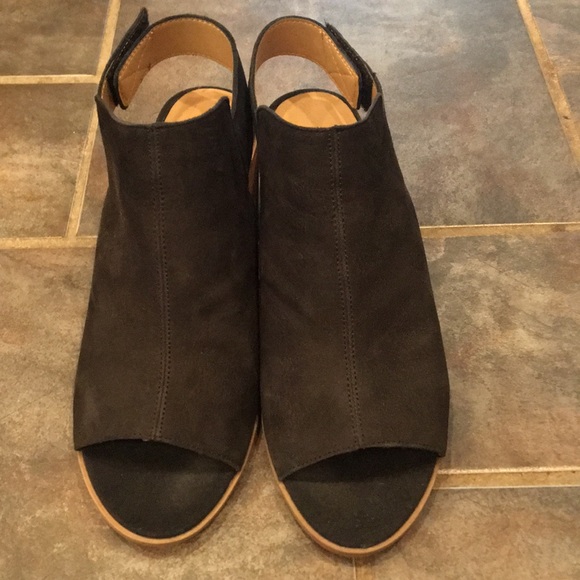 Shoes - Picture 1 of 2